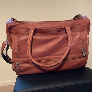 Leather travel bag